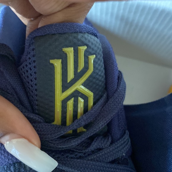 Nike Kyrie 2 - Picture 9 of 12